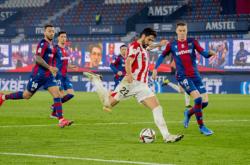 包含今夜毕尔巴鄂竞技强势反弹：欧冠节点到来，压力陡增，临场指挥获称赞的词条jiuyou